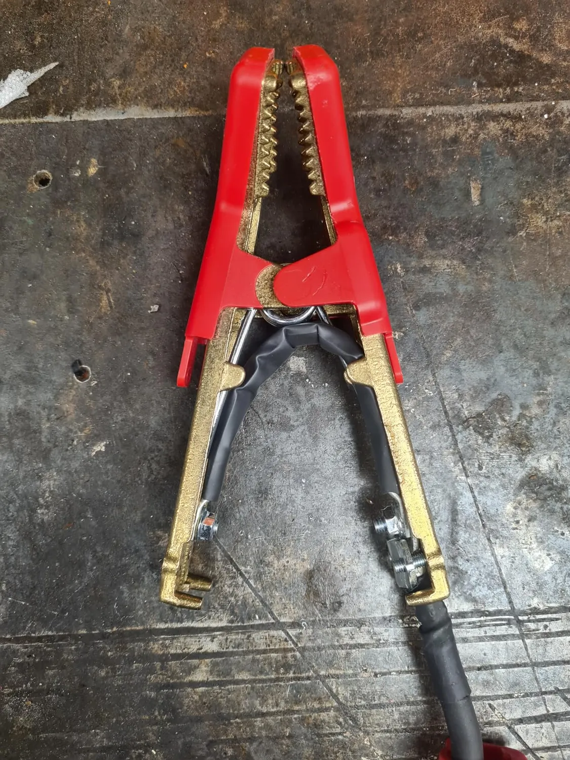 GYS Pince isolée à bec courbe 850 A rouge