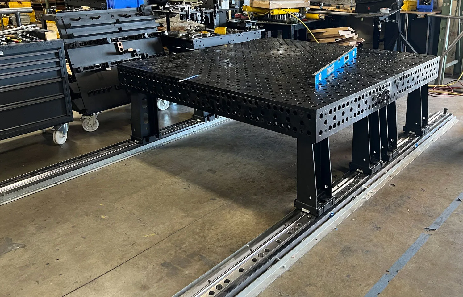 Strong Hand Europe pied table soudure rail 28 mm 300 mm T28-87003