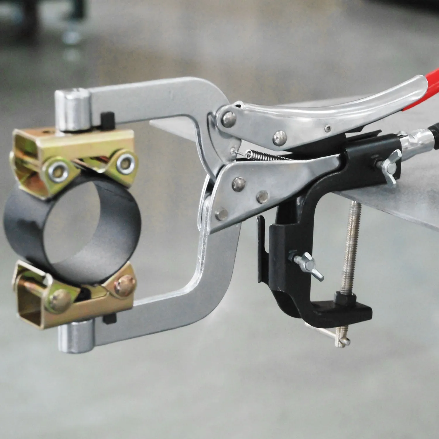 Strong Hand Europe Bench-Mount Pliers Holder porte-pinces d’établi