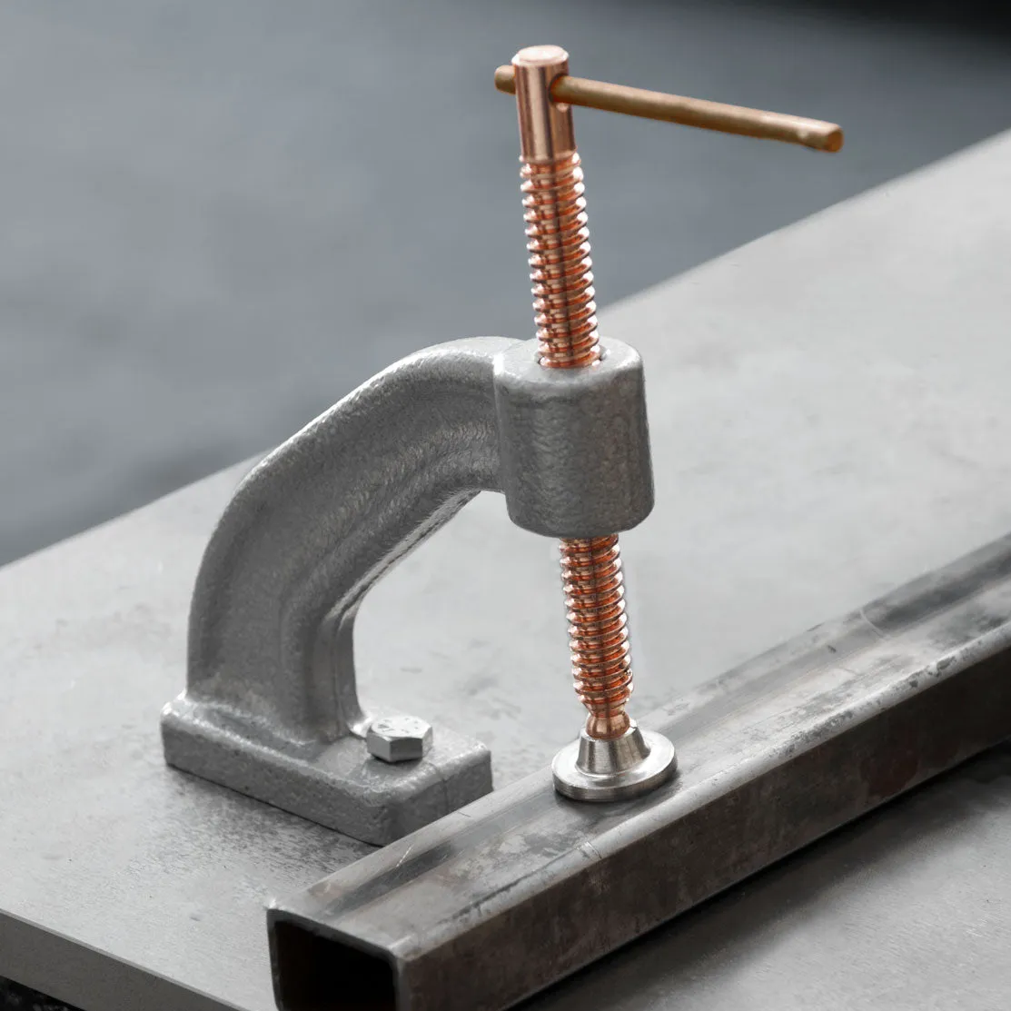 Strong Hand Europe Hold Down Clamp presse de bridage à vis cuivre