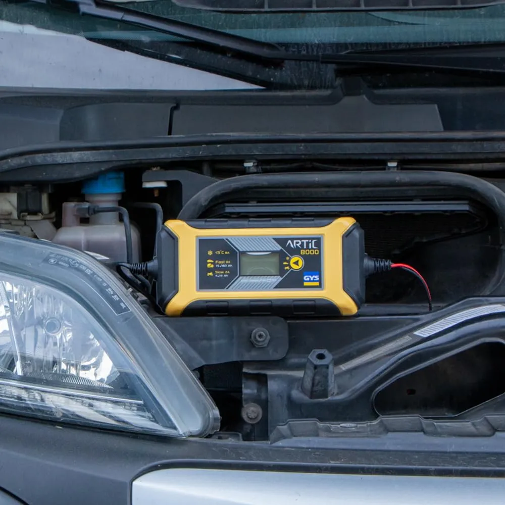 GYS Artic 8000 chargeur de batterie 12 V 2/8 A