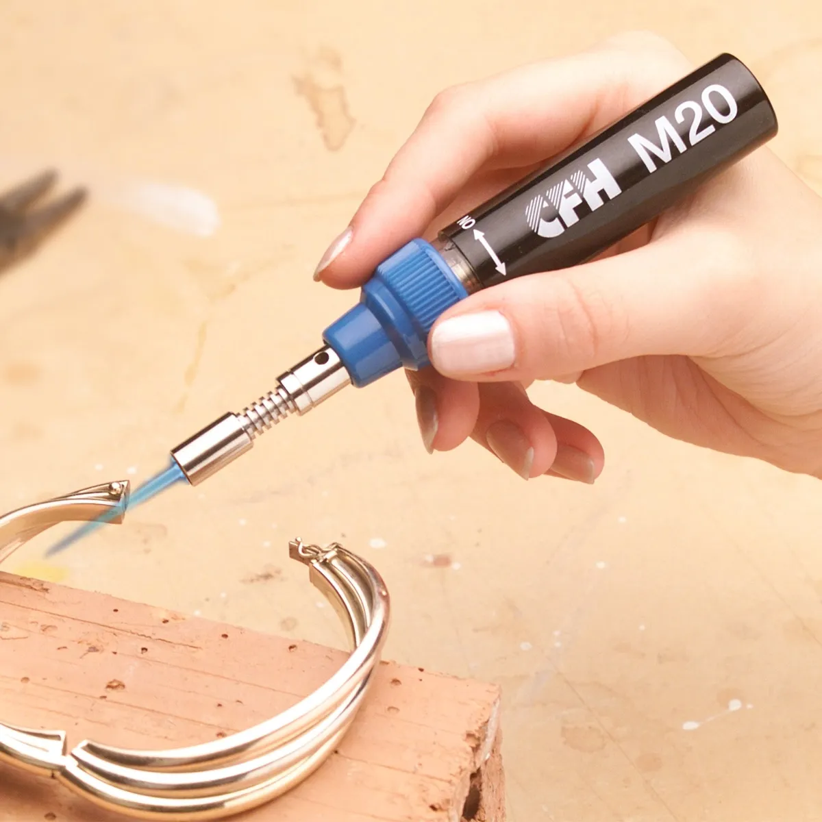 CFH Diamant M 20 micro-chalumeau à gaz 650 °C rechargeable