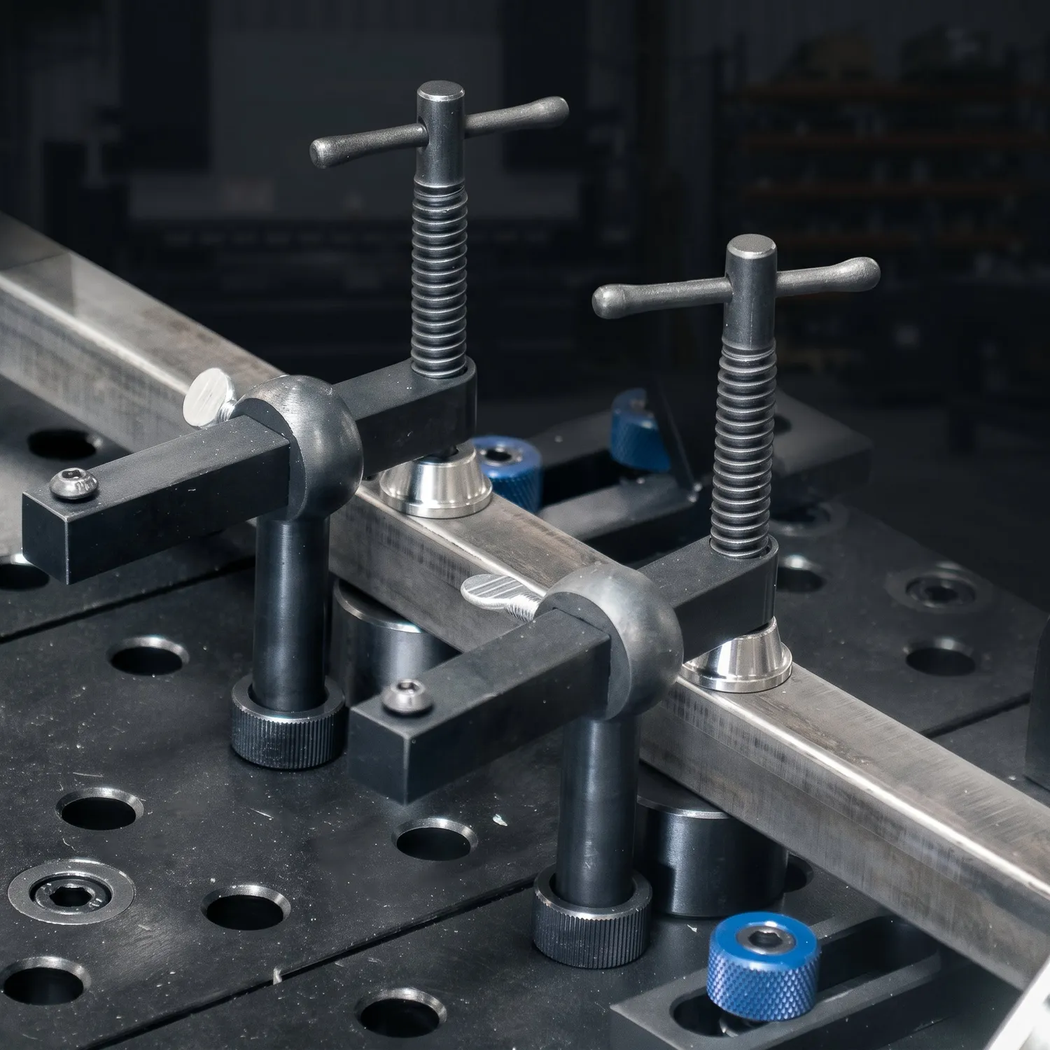 STRONG HAND EUROPE T-Post Clamps pince de bridage système 5/8 pouces modèle standard poignée droite