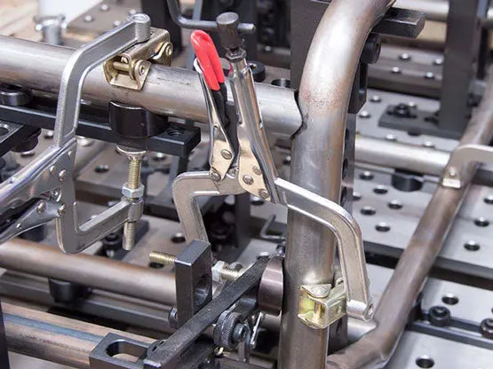 STRONG HAND EUROPE Pipe Pliers pince pour tuyaux à mors en V
