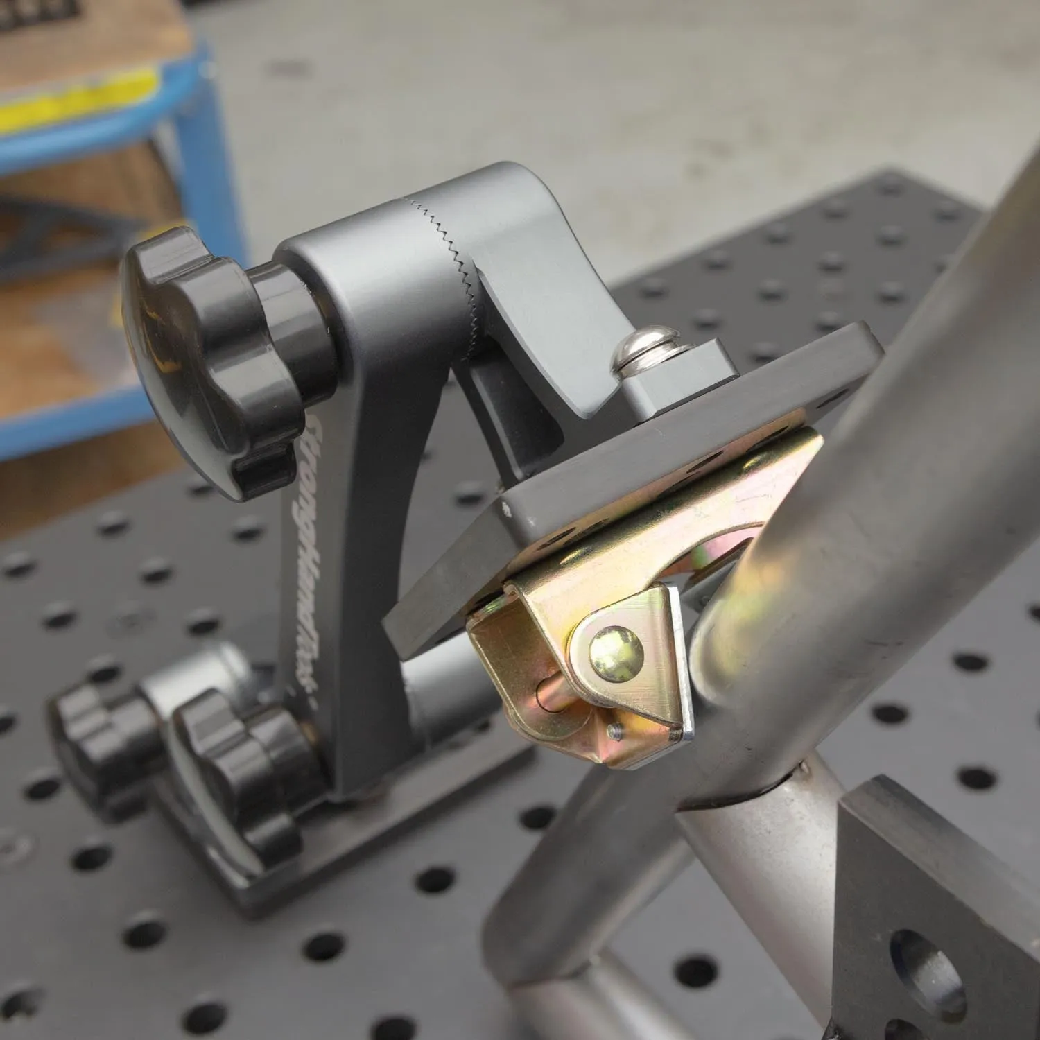 STRONG HAND EUROPE VersaMount SWA330 bras articulé double joint
