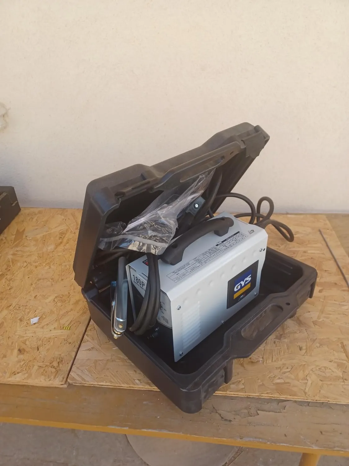 GYS GYSTEC 180 LA poste à souder MMA TIG 180A avec masque