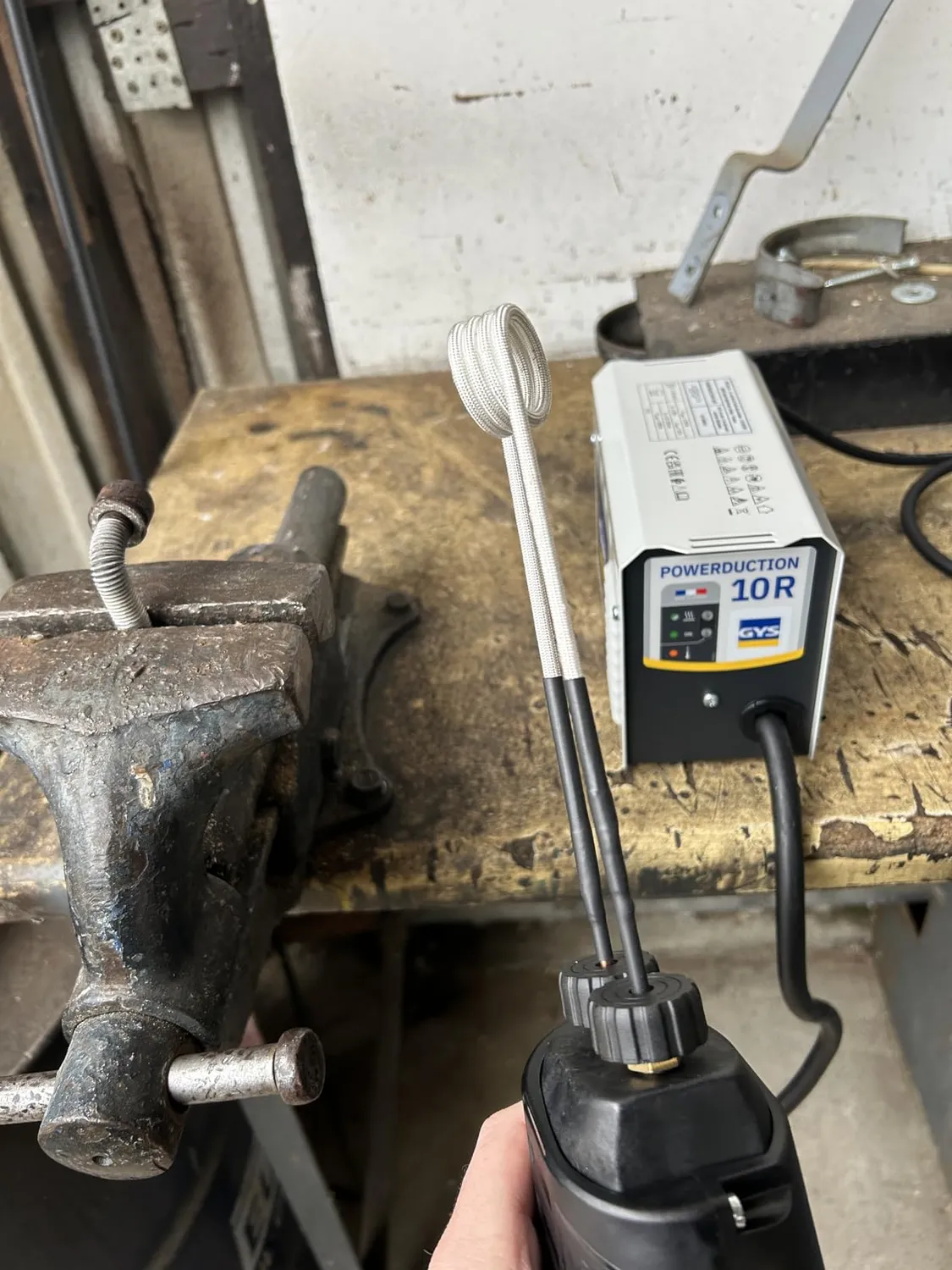 GYS POWERDUCTION 10R Plus appareil à induction 1,2 kW avec valise