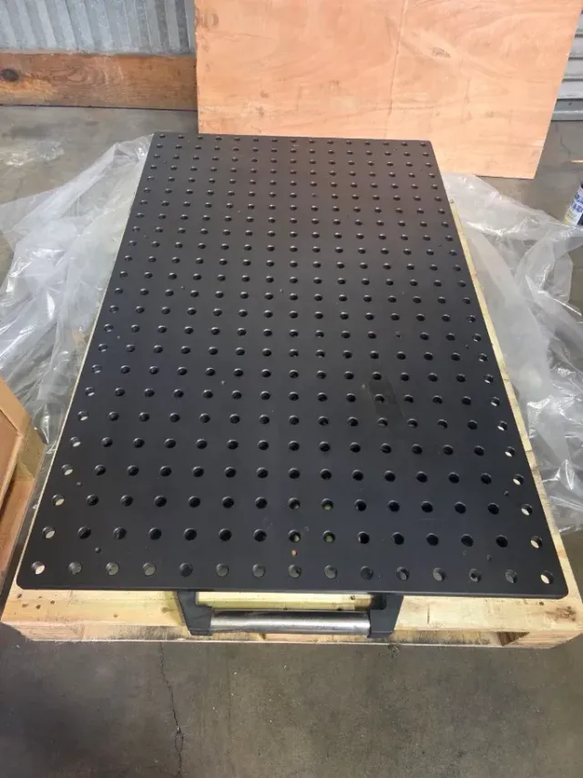 Strong Hand Europe RhinoCart table soudage 48x30 avec châssis