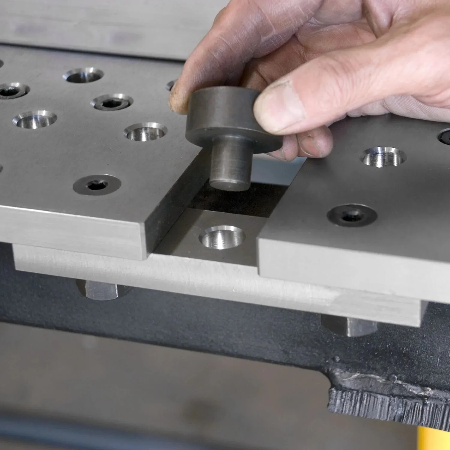Strong Hand Europe Slot Filler kit tables MAX à fentes