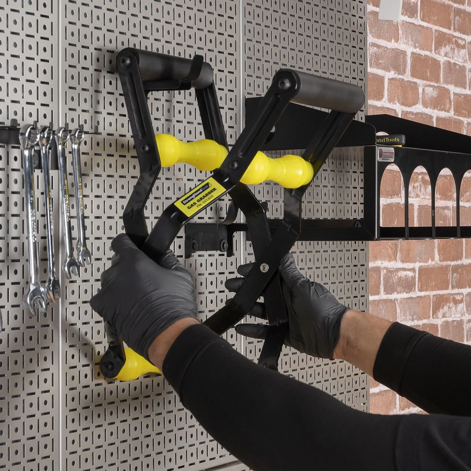 Strong Hand Gas Cylinder Grabber 2.0 outil de manutention de bouteilles de gaz