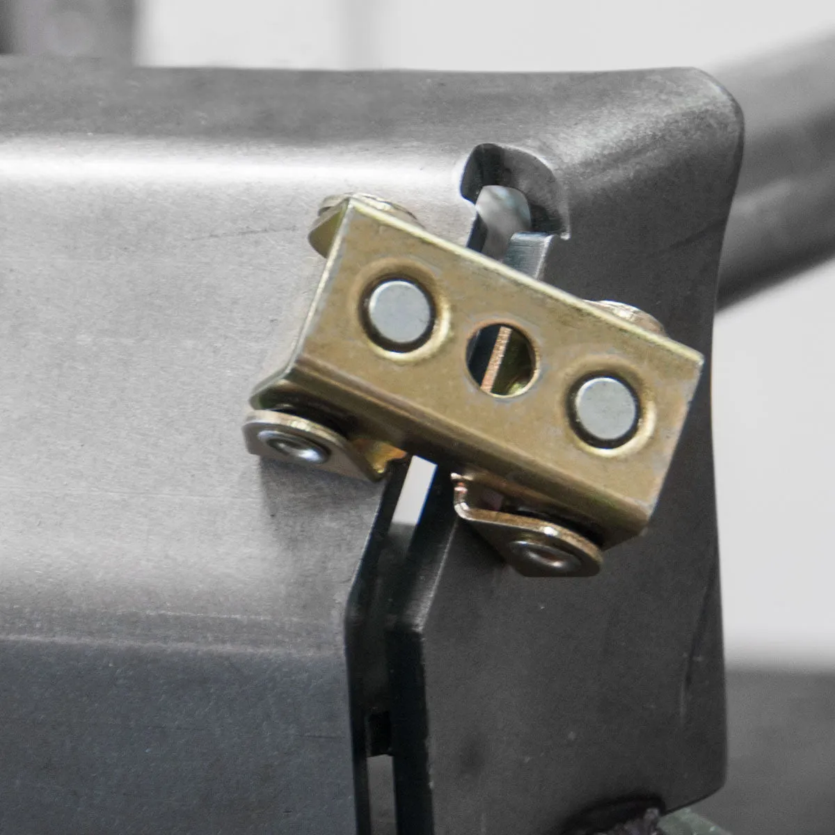 Strong Hand Europe Magnetic V-Pads cale magnétique en V 2 aimants sur face